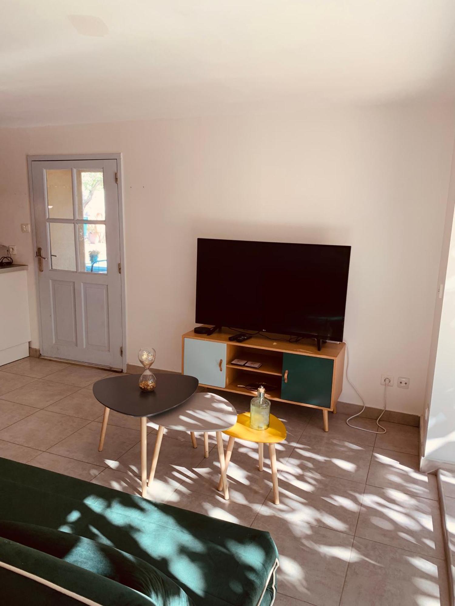 Appartement Independant Avec Jardin Et Acces Piscine Nimes Luaran gambar